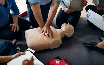 Közúti elsősegély e-learning jogosítványhoz SOS Elsősegély Online