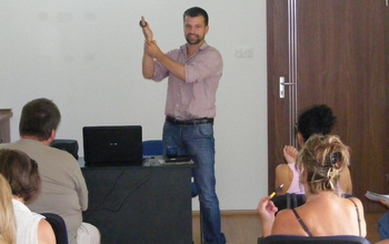 STRESSZKEZELÉS MODERN ÉS HAGYOMÁNYOS MÓDSZEREKKEL (Kreditpontos online továbbképzés) Konnektív Felnőttképző Kft