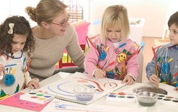 Gyermek- és ifjúsági felügyelő PKT Közép-európai Szakközépiskola és szakiskola